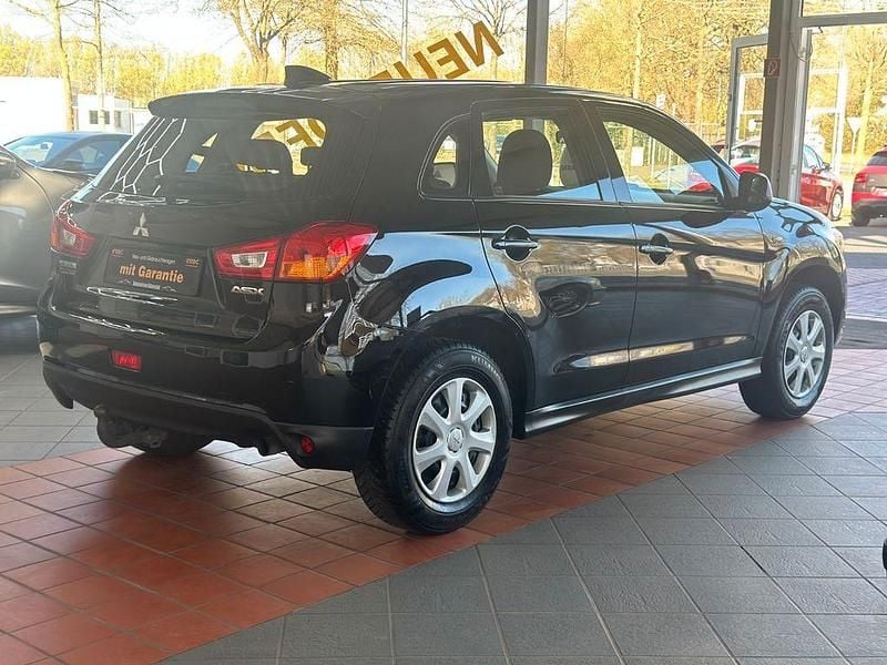 Gebraucht Mitsubishi ASX Basis 117 PS (86 kW) 2017 Schwarz SUV