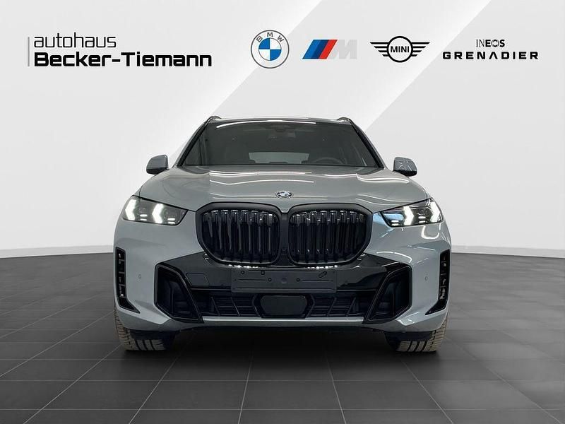Neu BMW X5 Exclusive 352 PS (258 kW) 2026 Grau SUV
