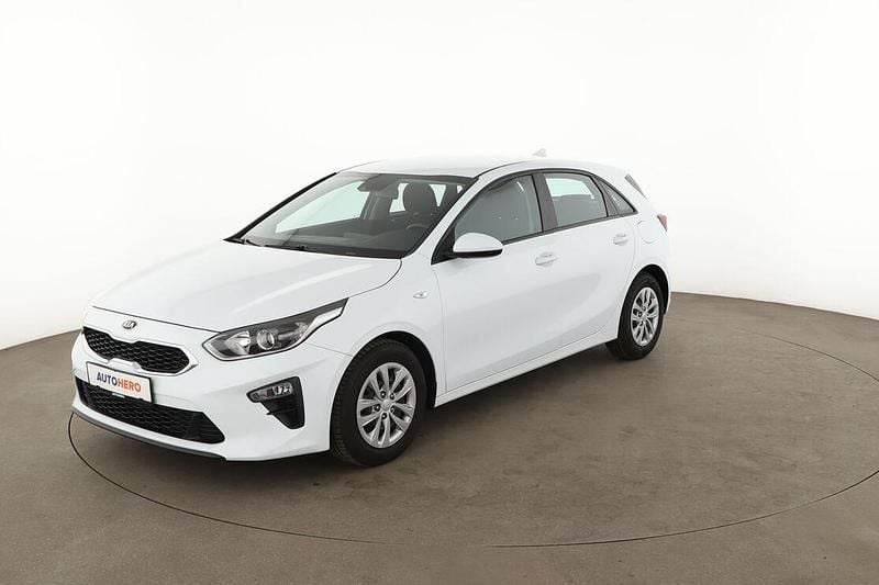 Gebraucht Kia Ceed Attract 2021 Weiß Kleinwagen