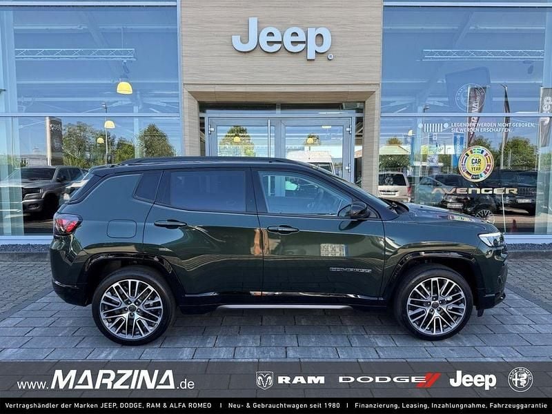 Techno green metallic Neu 2025 Jeep Compass Summit SUV | 36.490 € (Guter Preis) - Bild 1/4