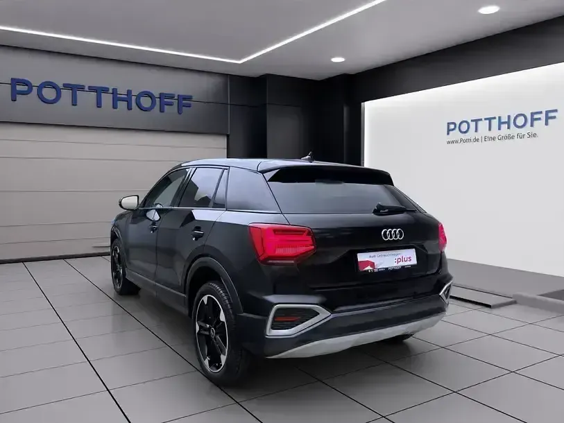 Gebraucht Audi Q2 Advanced Plus 116 PS (85 kW) 2025 Mythosschwarz metallic SUV