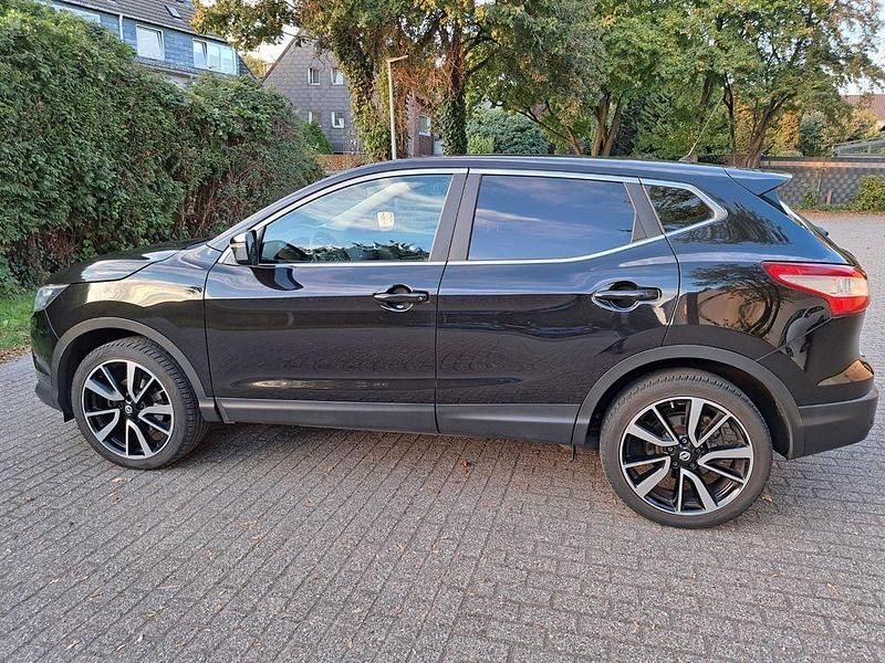 Gebraucht Nissan Qashqai Acenta+ 131 PS (96 kW) 2014 Schwarz SUV