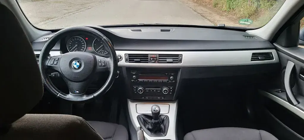 Gebraucht BMW 318 143 PS (105 kW) 2008 Grau Kombi