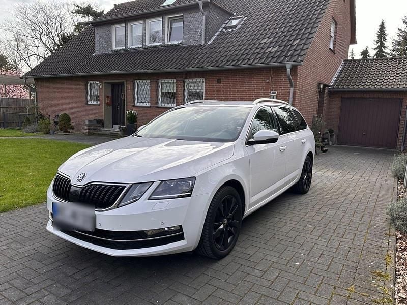 Weiß Gebraucht 2019 Skoda Octavia G-TEC Kombi | 13.500 € (Fairer Preis) - Bild 1/4