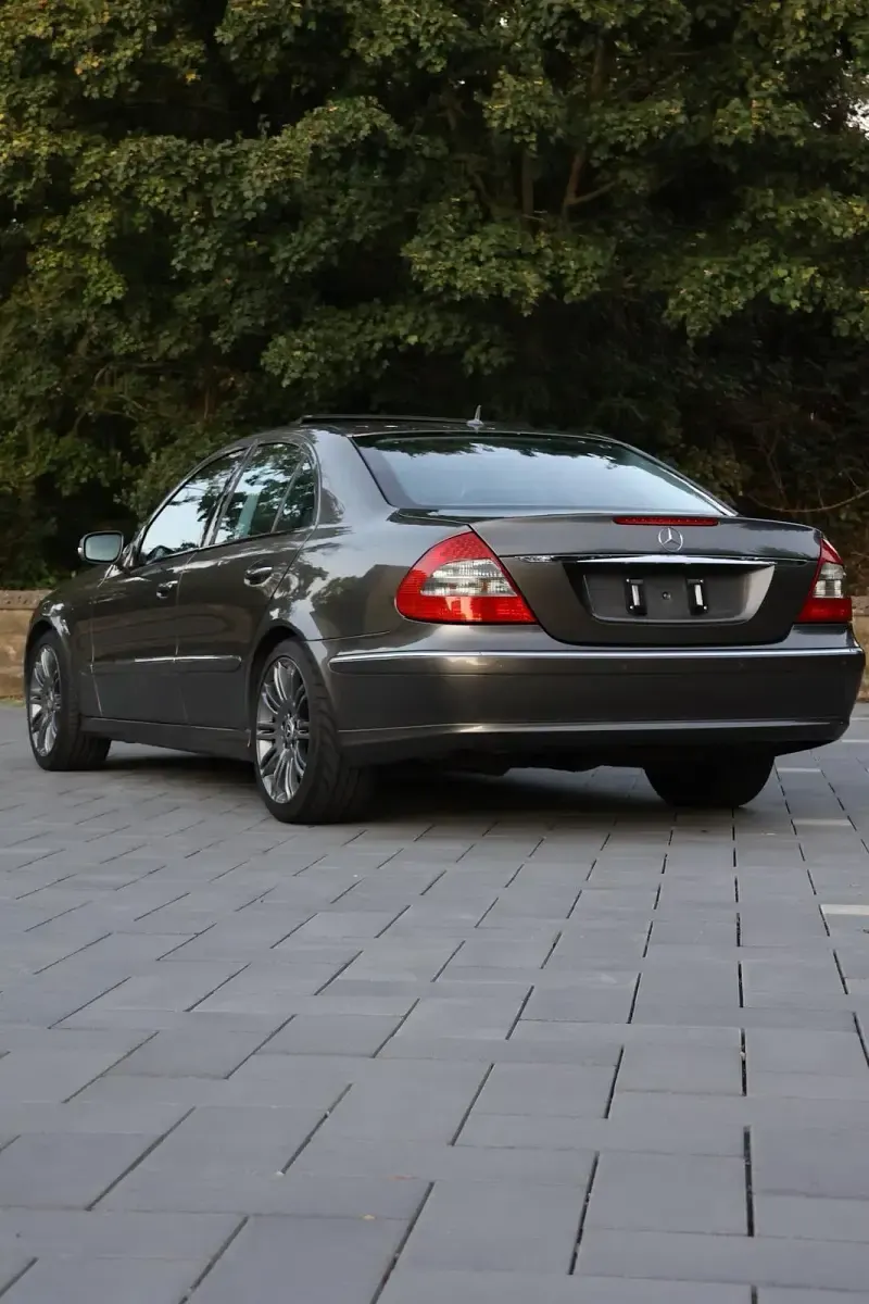 Gebraucht Mercedes E320 224 PS (164 kW) 2007 Andere farben Limousine