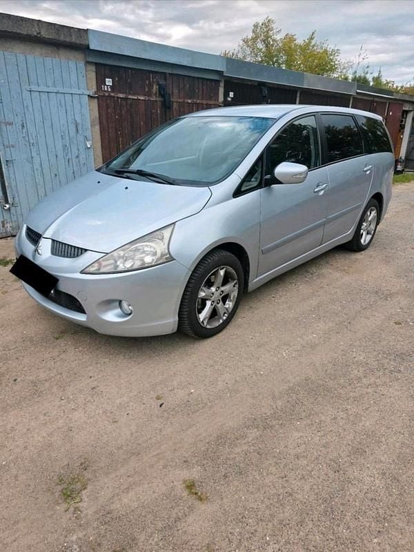 Silber Gebraucht 2009 Mitsubishi Grandis Van / Kleinbus | 3.200 € (Superpreis) - Bild 1/4