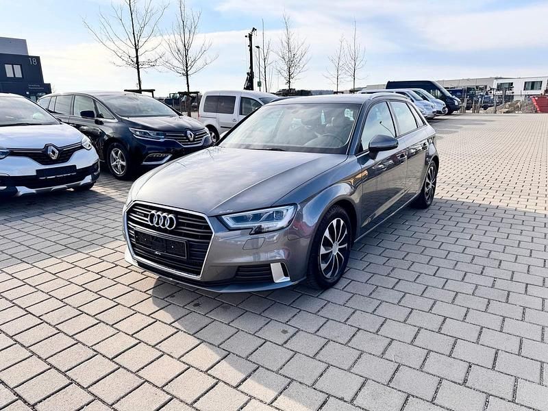 Gebraucht Audi A3 Sport 184 PS (135 kW) 2018 Grau Limousine
