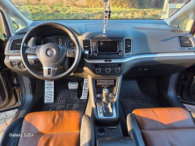 Gebraucht VW Sharan Highline 177 PS (130 kW) 2013 Grau Van / Kleinbus