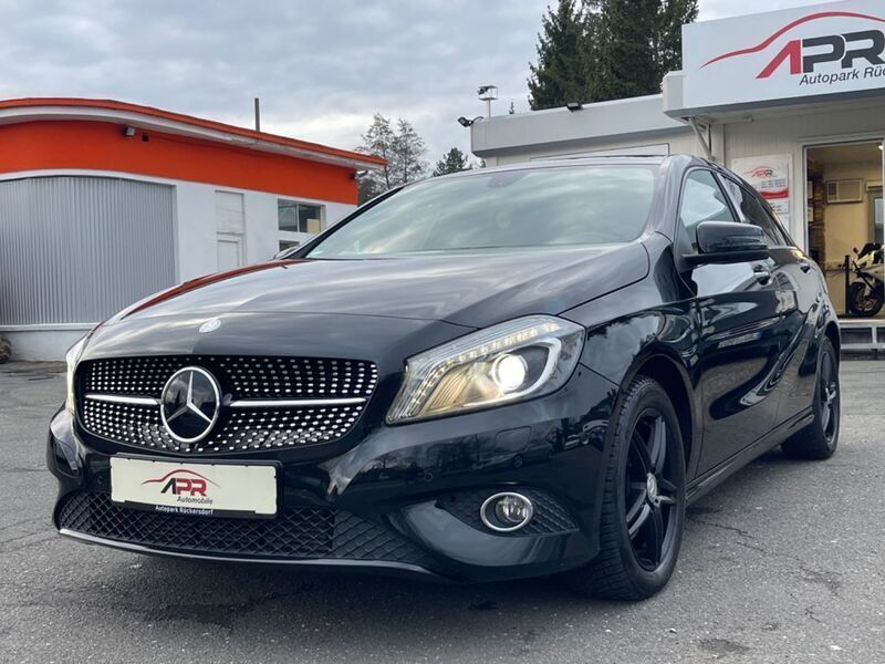 Schwarz Gebraucht 2014 Mercedes A200 Limousine | 13.999 € (Fairer Preis) - Bild 1/4