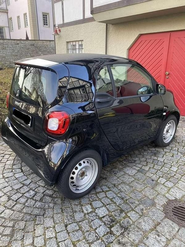 Gebraucht Smart ForTwo Coupé 60 kW (82 PS) 2022 Schwarz Kleinwagen