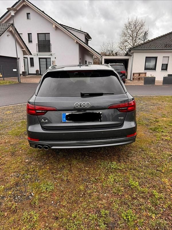 Gebraucht Audi A4 S-Line 190 PS (139 kW) 2017 Grau Kombi