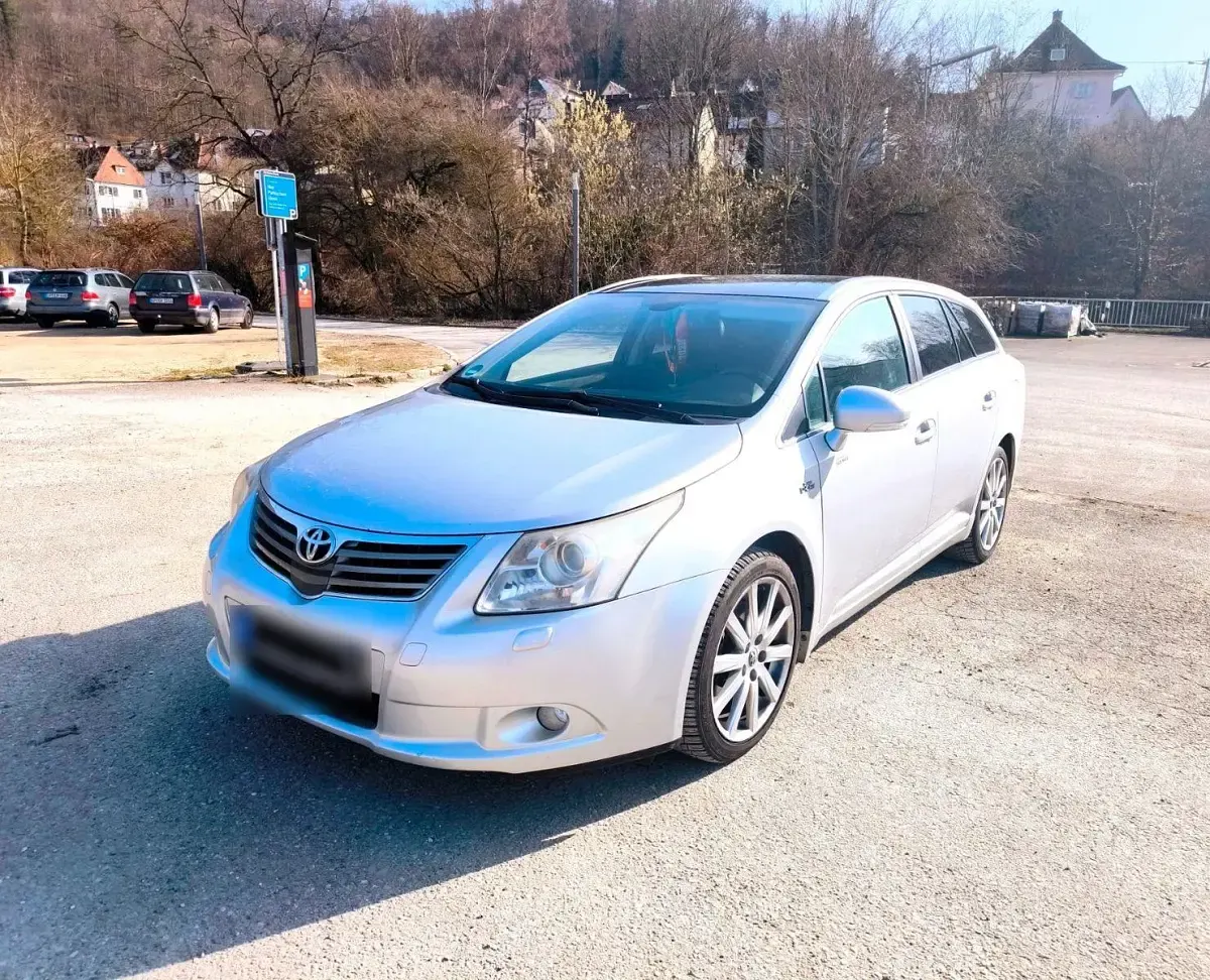 Gebraucht Toyota Avensis TEC-Edition 150 PS (110 kW) 2009 Silber Kombi