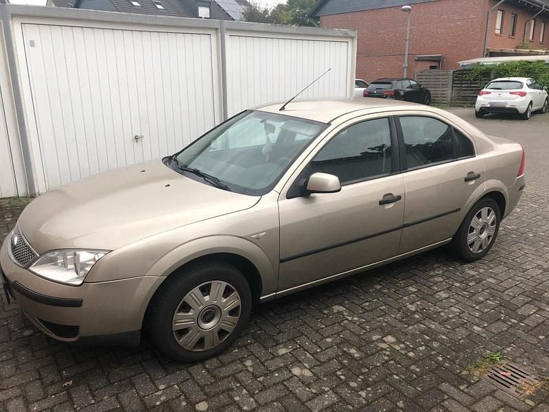 Gebraucht Ford Mondeo 110 PS (80 kW) 2005 Gold Limousine