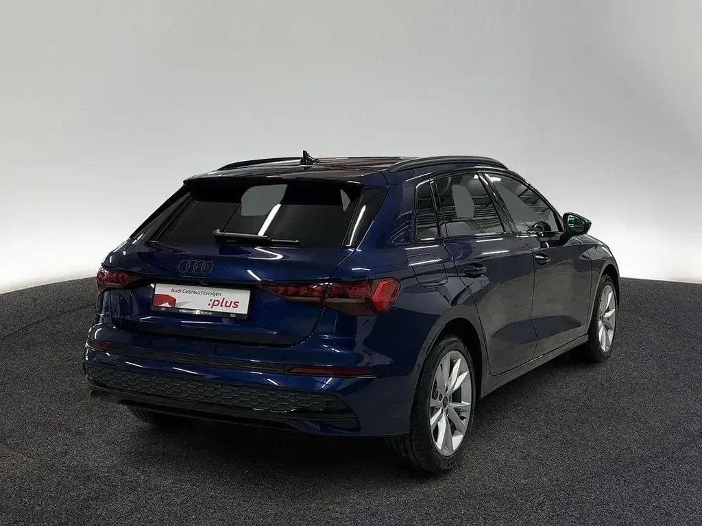Używany Audi A3 Ambiente 150 KM (110 kW) 2025 Niebieski Sedan/Limuzyna