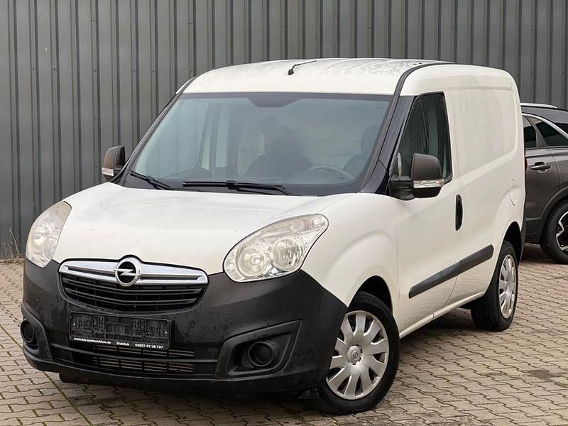 Weiß Gebraucht 2017 Opel Combo Van / Kleinbus | 6.490 € (Fairer Preis) - Bild 1/4