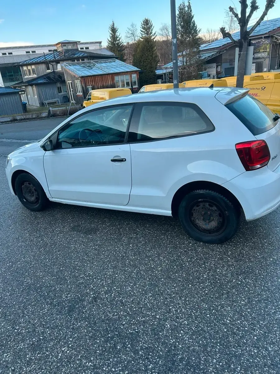 Gebraucht VW Polo 75 PS (55 kW) 2012 Weiß Kleinwagen