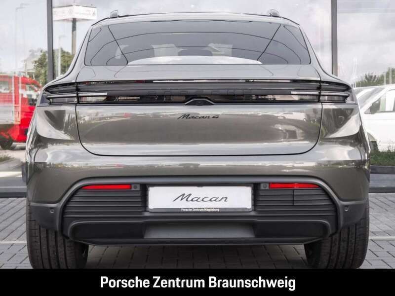 Gebraucht Porsche Macan 300 kW (408 PS) 2025 Aventuringrünmetallic SUV