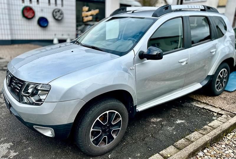 Gebraucht Dacia Duster Black Shadow 125 PS (91 kW) 2017 Silber SUV