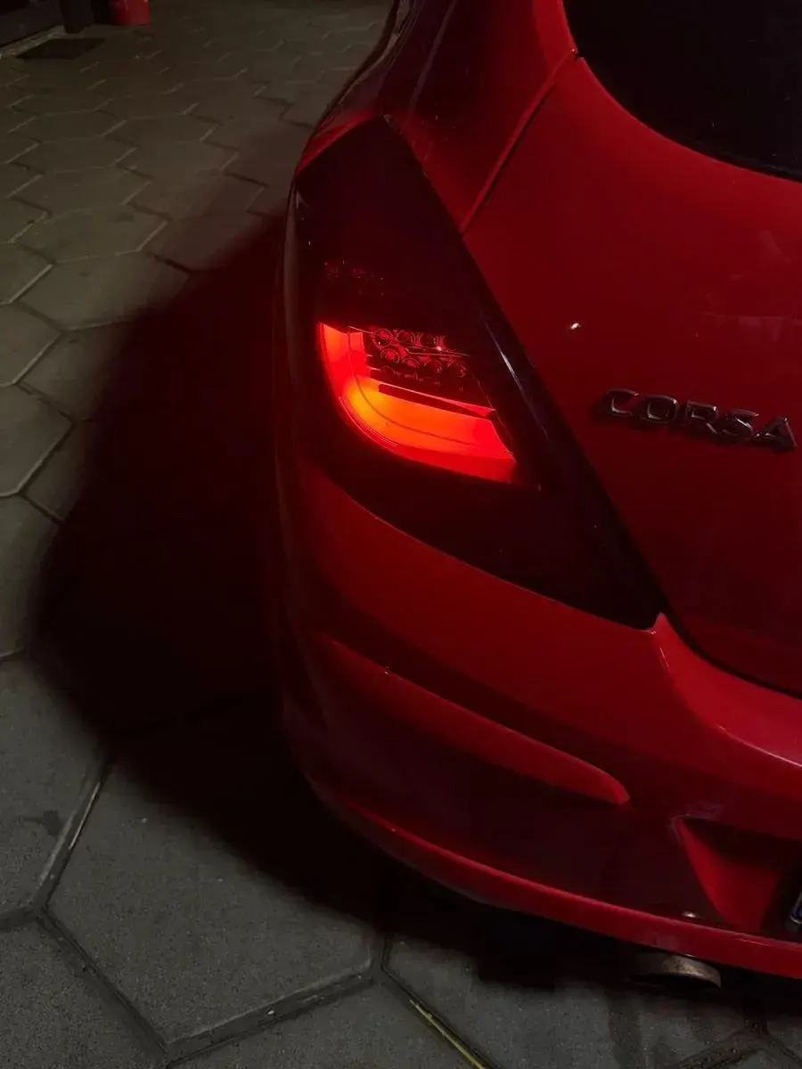 Gebraucht Opel Corsa 150 PS (110 kW) 2009 Rot Kleinwagen