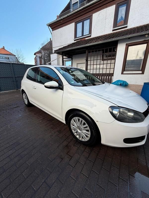 Gebraucht VW Golf 86 PS (63 kW) 2011 Weiß Coupé