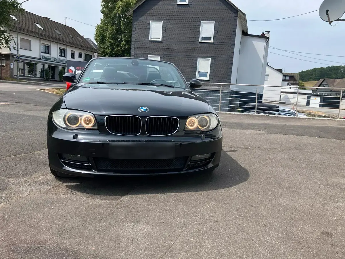 Gebraucht BMW 120 Cabriolet 170 PS (125 kW) 2009 Schwarz Cabrio