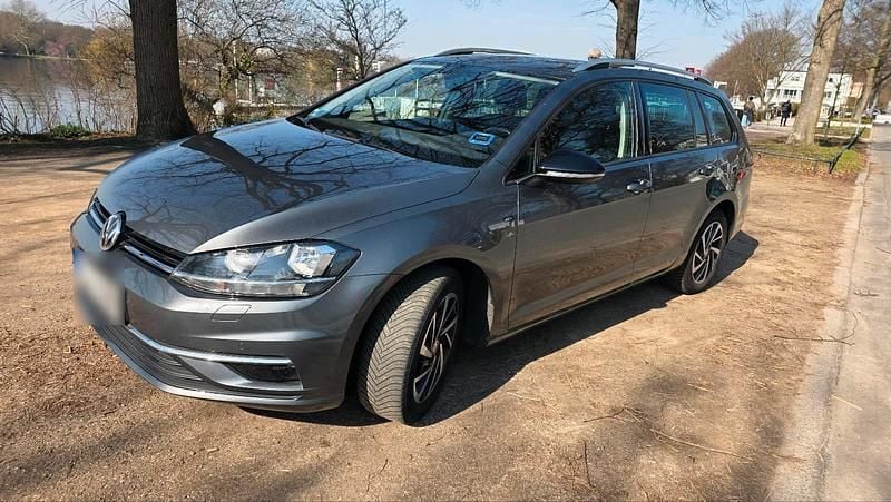 Gebraucht VW Golf VII 118 PS (86 kW) 2019 Grau Kombi