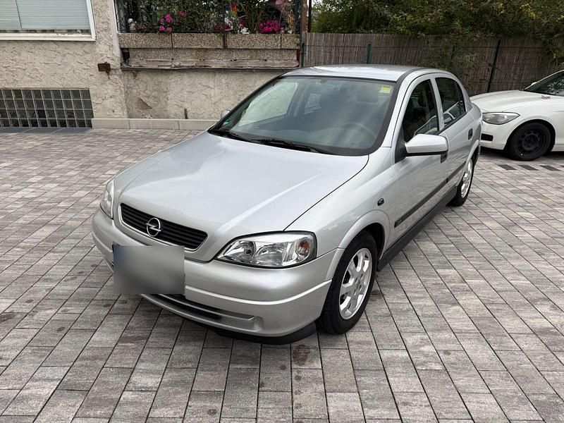 Grau Gebraucht 2001 Opel Astra Coupé | 1.590 € (Fairer Preis) - Bild 1/4