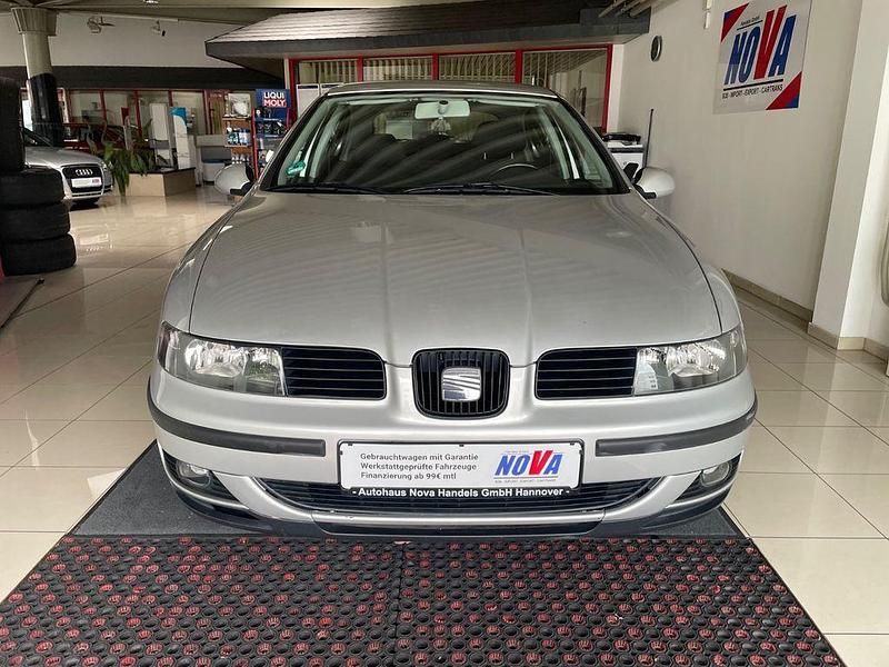 Silber Gebraucht 2003 Seat Leon Limousine | 2.990 € (Etwas zu teuer) - Bild 1/4