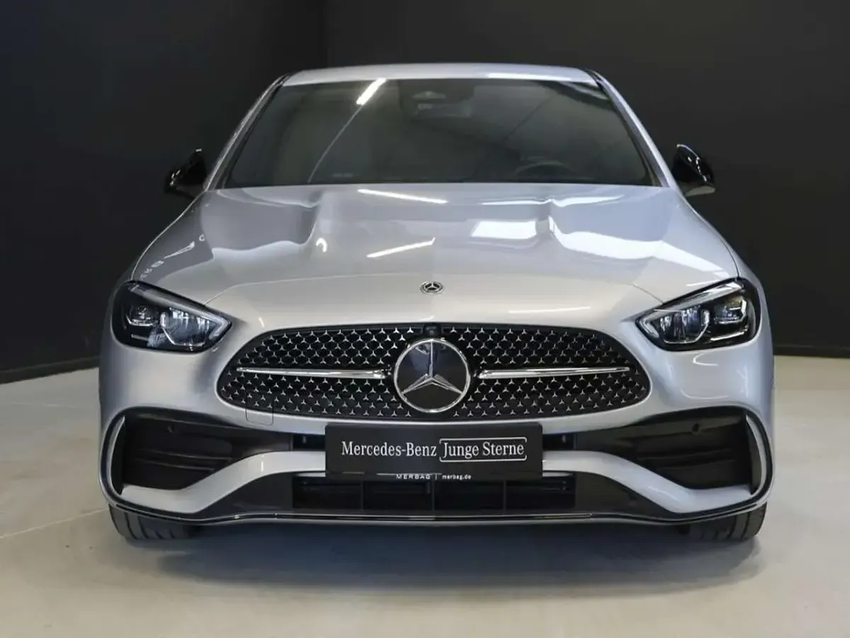 Gebraucht Mercedes C300e AMG 204 PS (150 kW) 2025 Hightechsilber metallic Limousine