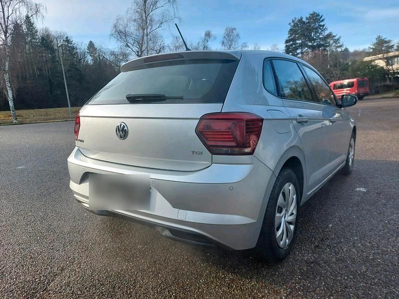 Second-hand VW Polo Comfortline 90 CP (66 kW) 2019 Argintiu Hatchback