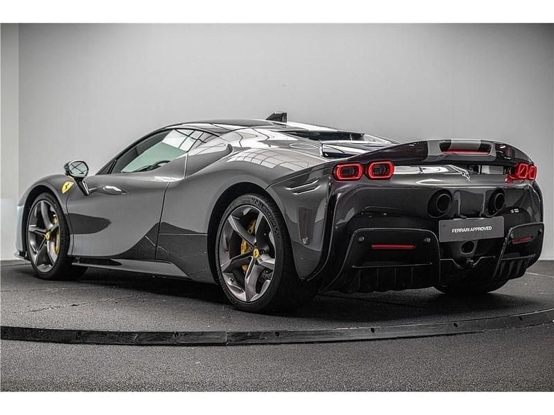Second-hand Ferrari SF90 2021 Gri