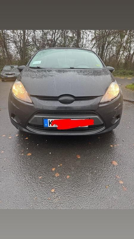 Schwarz Gebraucht 2010 Ford Fiesta Kleinwagen | 2.100 € (Guter Preis) - Bild 1/4