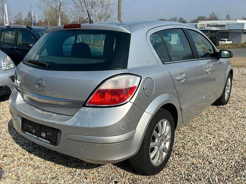 Gebraucht Opel Astra Cosmo 105 PS (77 kW) 2005 Silber Limousine