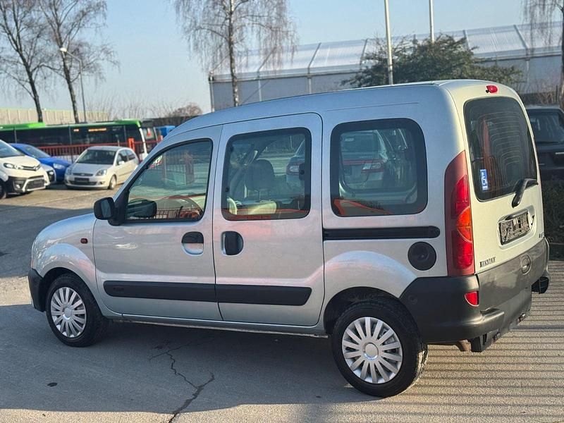 Gebraucht Renault Kangoo 75 PS (55 kW) 2002 Silber Van / Kleinbus