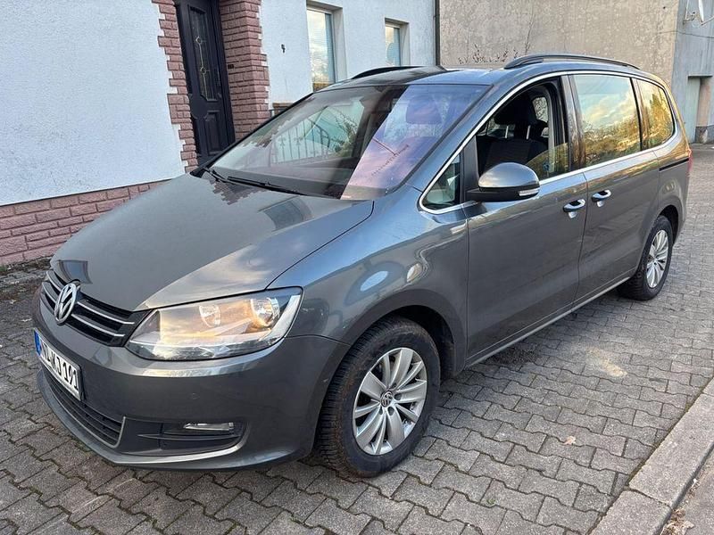 Gebraucht VW Sharan Comfortline 140 PS (102 kW) 2011 Grau Van / Kleinbus
