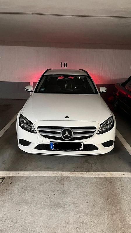 Schwarz Gebraucht 2020 Mercedes C220 Van / Kleinbus | 18.500 € (Fairer Preis) - Bild 1/4