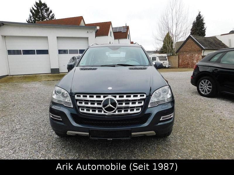 Gebraucht Mercedes ML350 231 PS (169 kW) 2010 Grau SUV