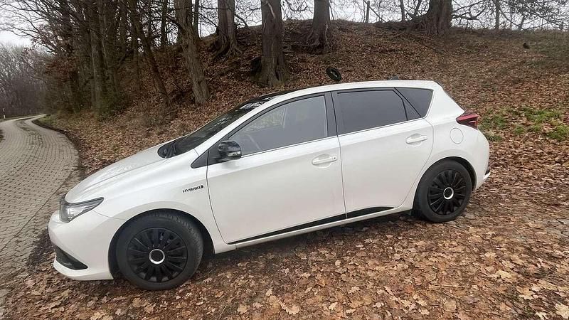 Gebraucht 2017 Toyota Auris Hybrid Life Limousine | 14.500 € (Fairer Preis) - Bild 1/4