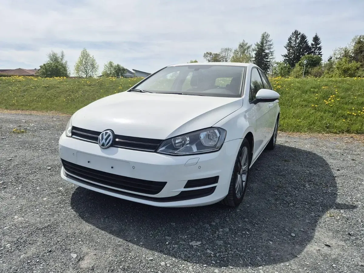 Gebraucht VW Golf VII 110 PS (80 kW) 2014 Weiß Limousine