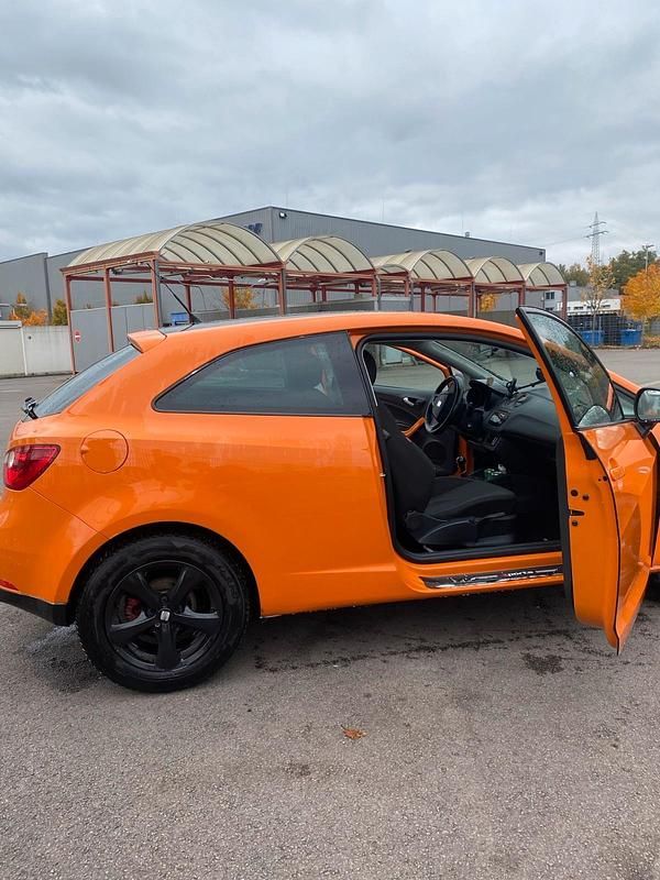 Orange Gebraucht 2010 Seat Ibiza | 3.100 € - Bild 1/4