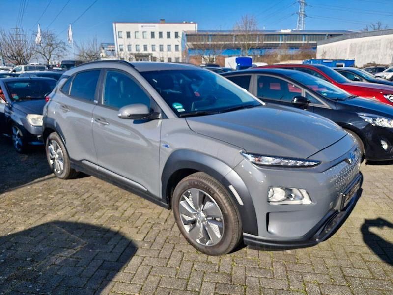 Grau Gebraucht 2021 Hyundai Kona Advantage SUV | 17.550 € (Fairer Preis) - Bild 1/4