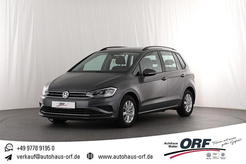 Indiumgrau metallic Gebraucht 2018 VW Golf Sportsvan Comfortline Van / Kleinbus | 20.780 € (Teuer) - Bild 1/4