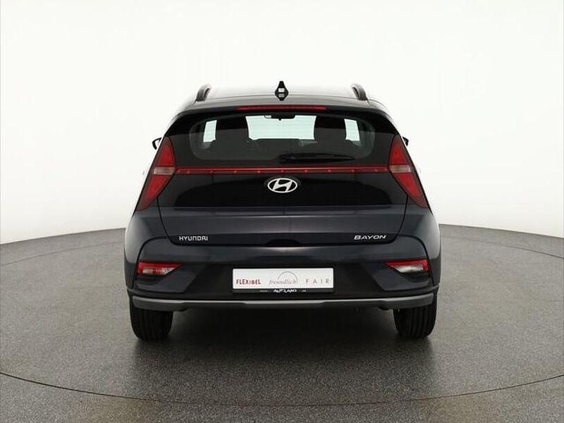 Neu Hyundai Bayon 90 PS (66 kW) 2025 Blau SUV
