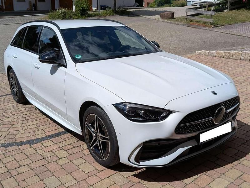 Weiß Gebraucht 2022 Mercedes C300e AMG line Kombi | 35.500 € (Fairer Preis) - Bild 1/4