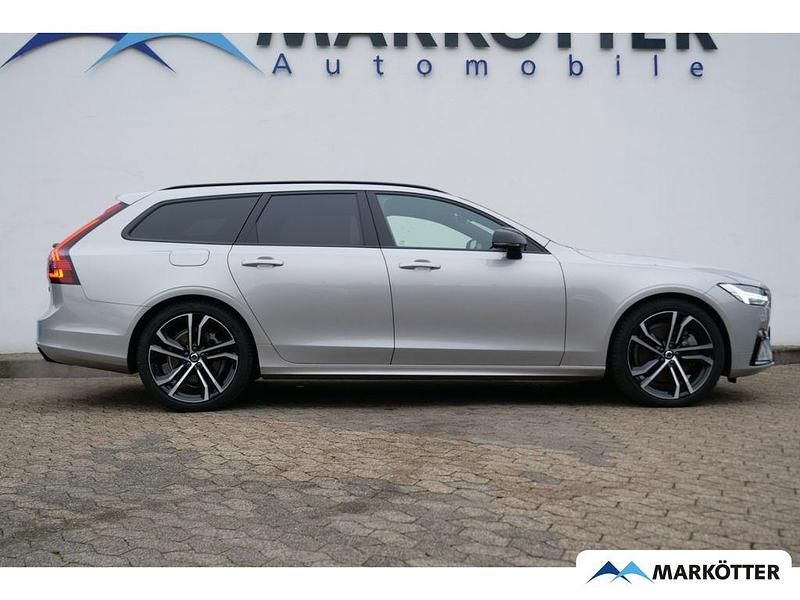 Silber Gebraucht 2023 Volvo V90 Ultimate Kombi | 52.990 € (Teuer) - Bild 1/4