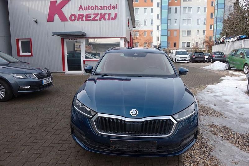 Gebraucht Skoda Octavia Clever 150 PS (110 kW) 2022 Blau Kombi