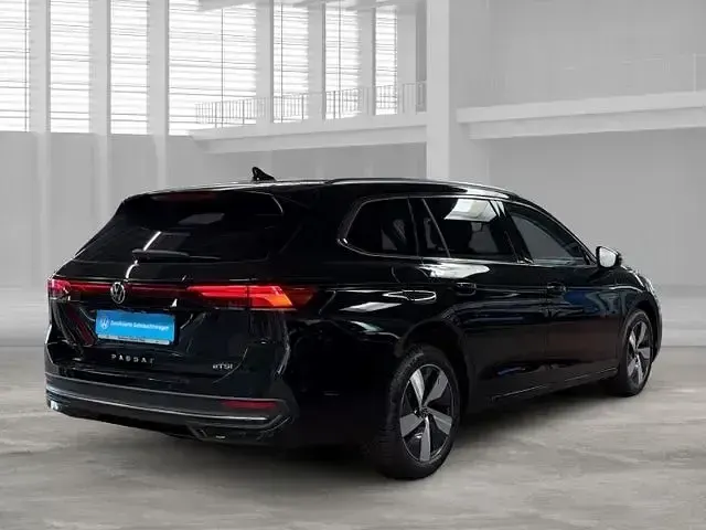Gebraucht VW Passat Business 150 PS (110 kW) 2025 Schwarz Kombi