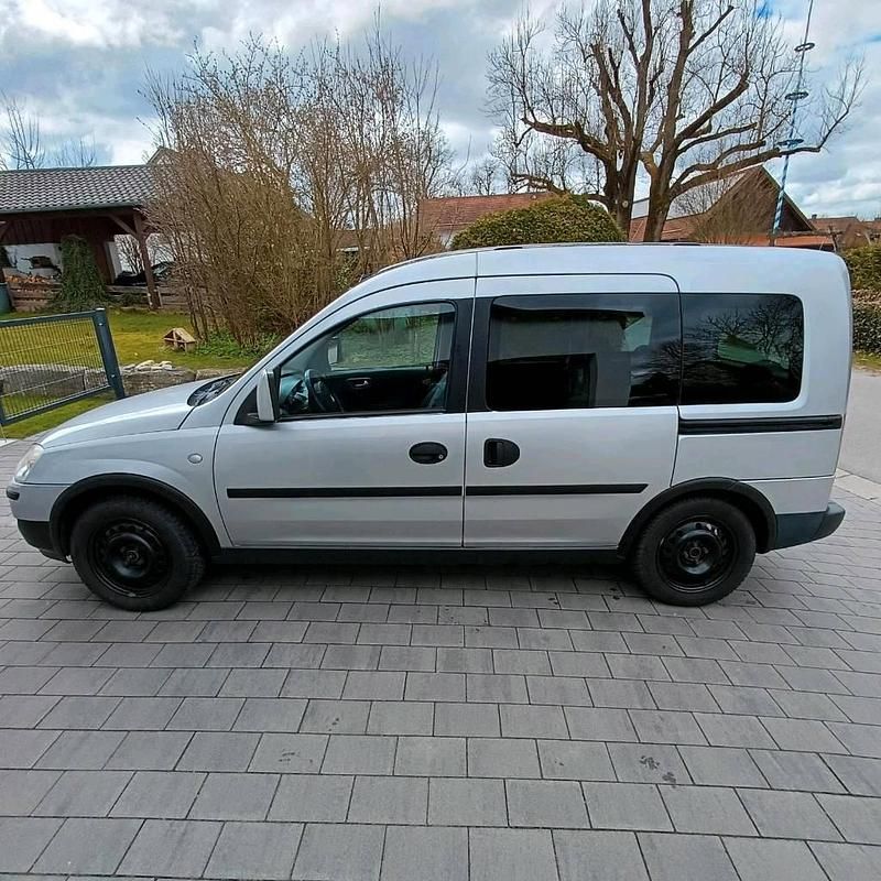 Second-hand Opel Combo 90 CP (66 kW) 2008 Argintiu Monovolum