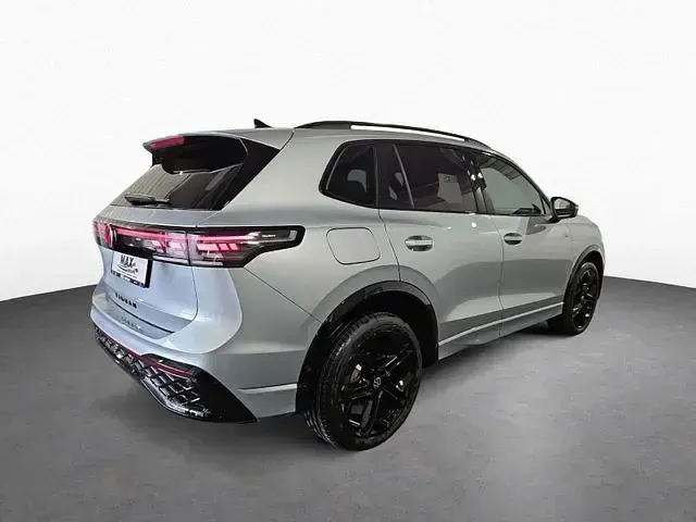 Neu VW Tiguan R-line 193 PS (141 kW) 2026 Silber SUV