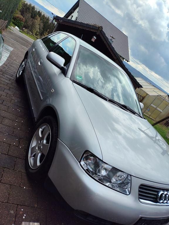 Brugt Audi A3 Ambiente 102 HK (75 kW) 2002 Sølv Hatchback